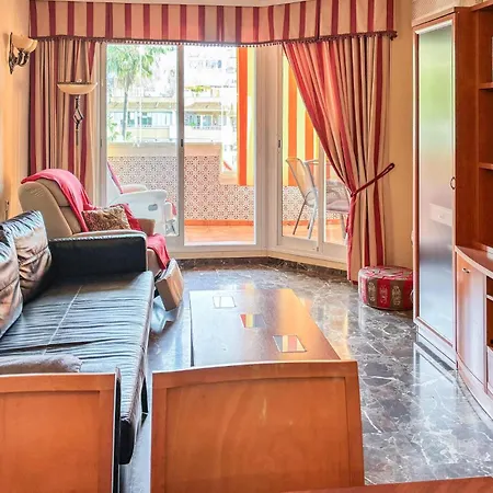 2 Bedroom Lovely In Apartmán Fuengirola