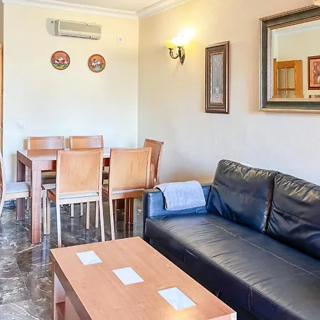 Appartamento 2 Bedroom Lovely In