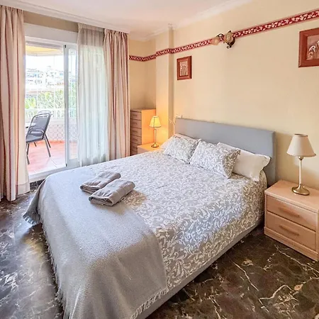 Appartamento 2 Bedroom Lovely In